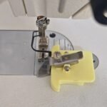 ⁦Guide de Couture Magnétique Plastique Avec Pince⁩ - الصورة ⁦2⁩